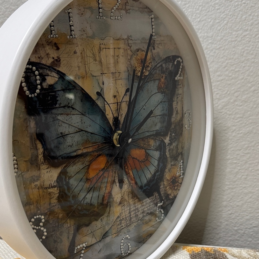 🦋 Bedazzled Butterfly Wall Clock – Blue & Orange - Picture 8 of 12